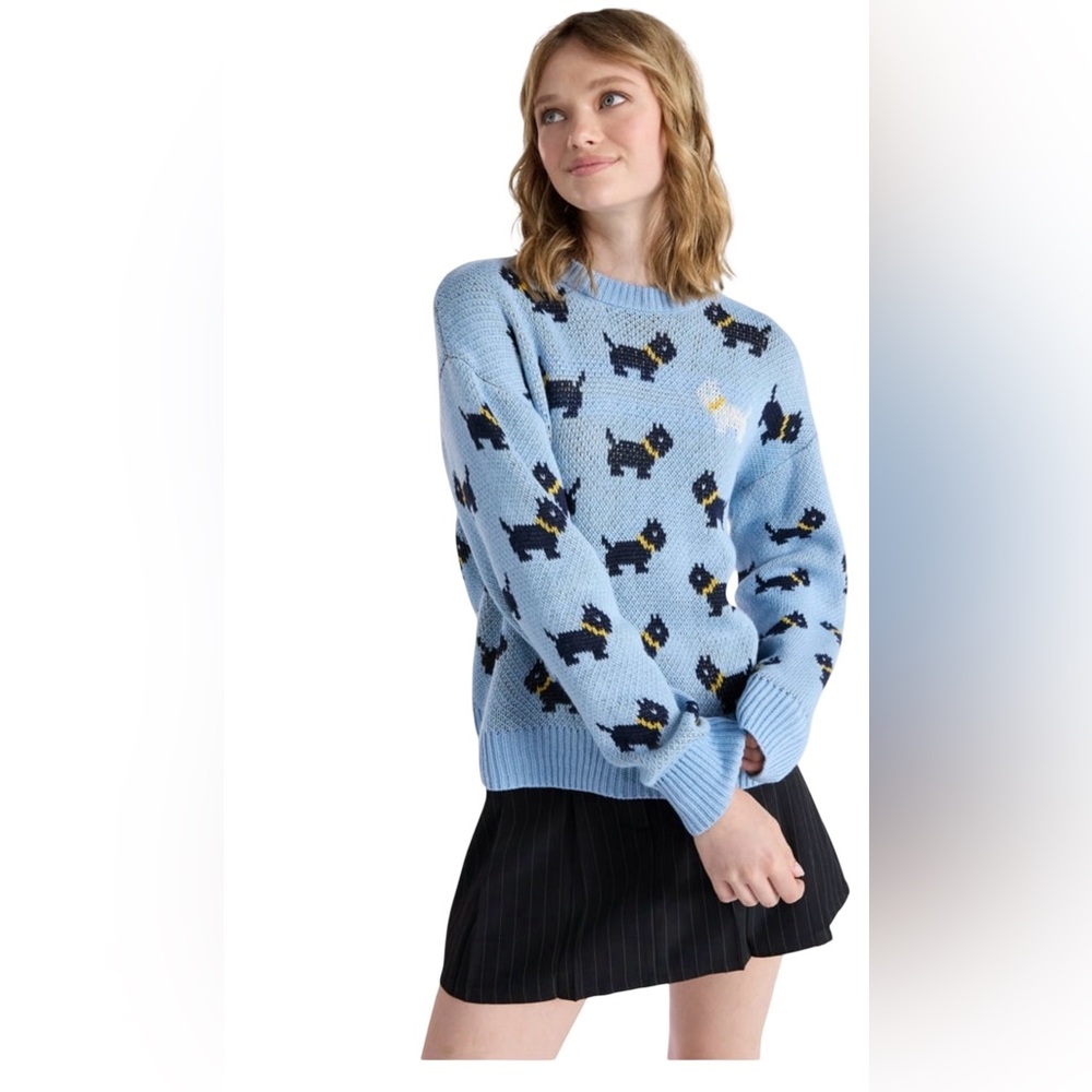 Erica’s blue dog sweater-Stranger Things season 5
Size
M